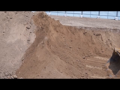 955T 車輪積載機 土地を掘る